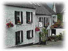 white_hart_inn_st_dogs.jpg (4969 bytes)
